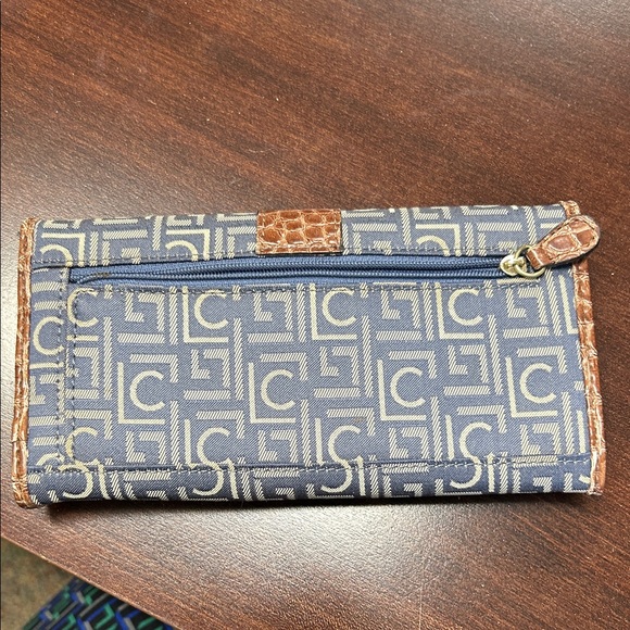 Liz Claiborne Blue and Tan Wallet - Picture 5 of 6
